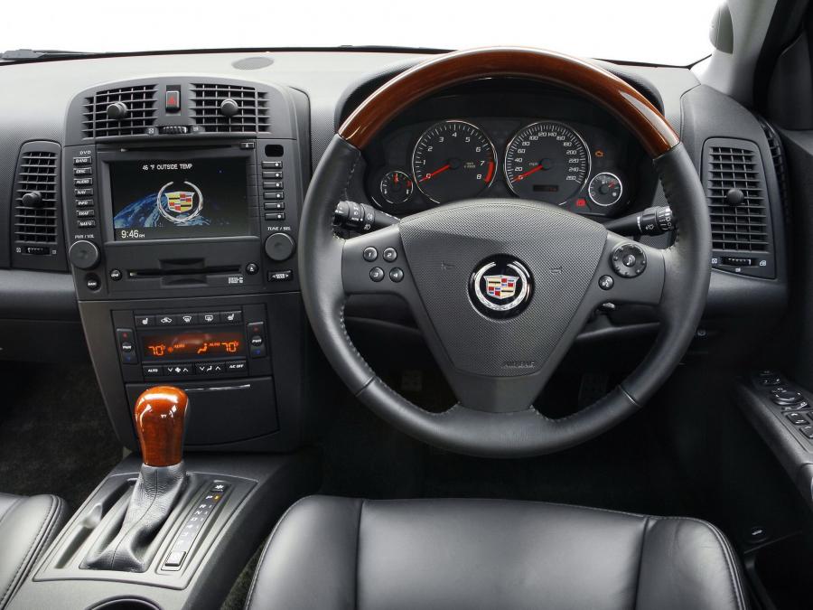 Cadillac CTS 2005 года  (UK) (фото 4 из 7)